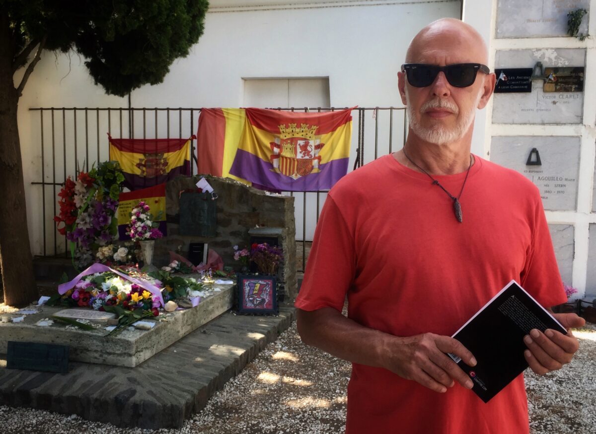 En la tumba de Antonio Machado en Collioure. 2018